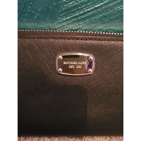 Michael Kors Three Quarter Zip Black Leather Wallet - Picture 2 of 5